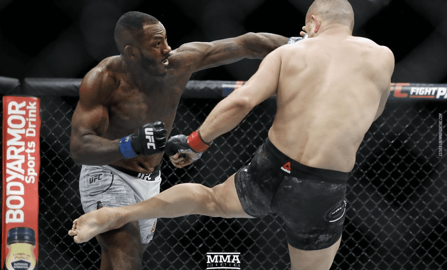 خليل رونتري يُفاجئ جوخان ساكي بضربة قاضية